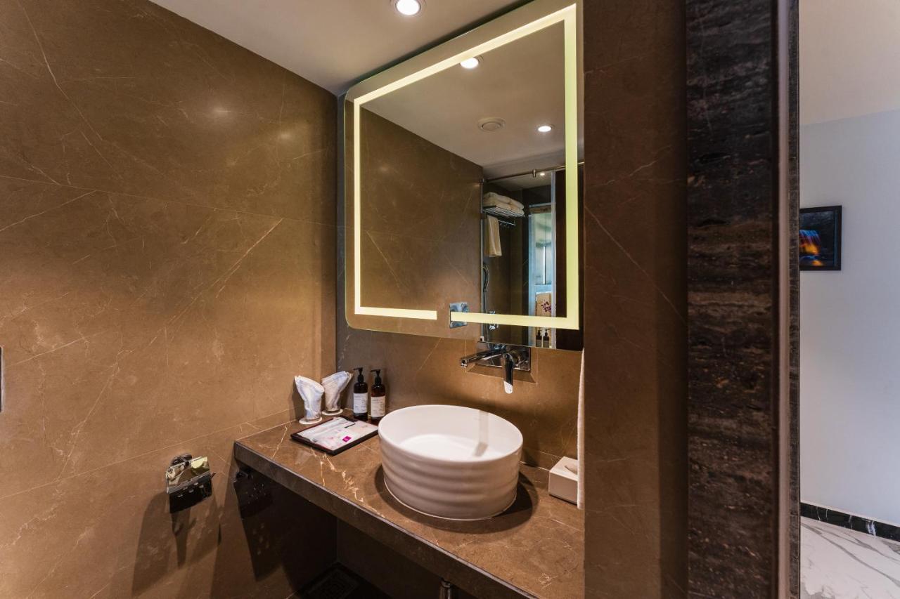 Regenta Central Imperial Candolim Goa ภายนอก รูปภาพ