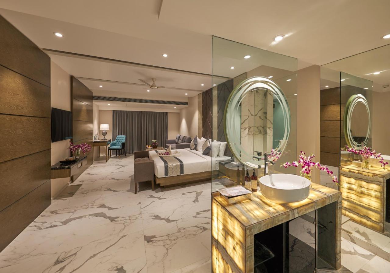 Regenta Central Imperial Candolim Goa ภายนอก รูปภาพ