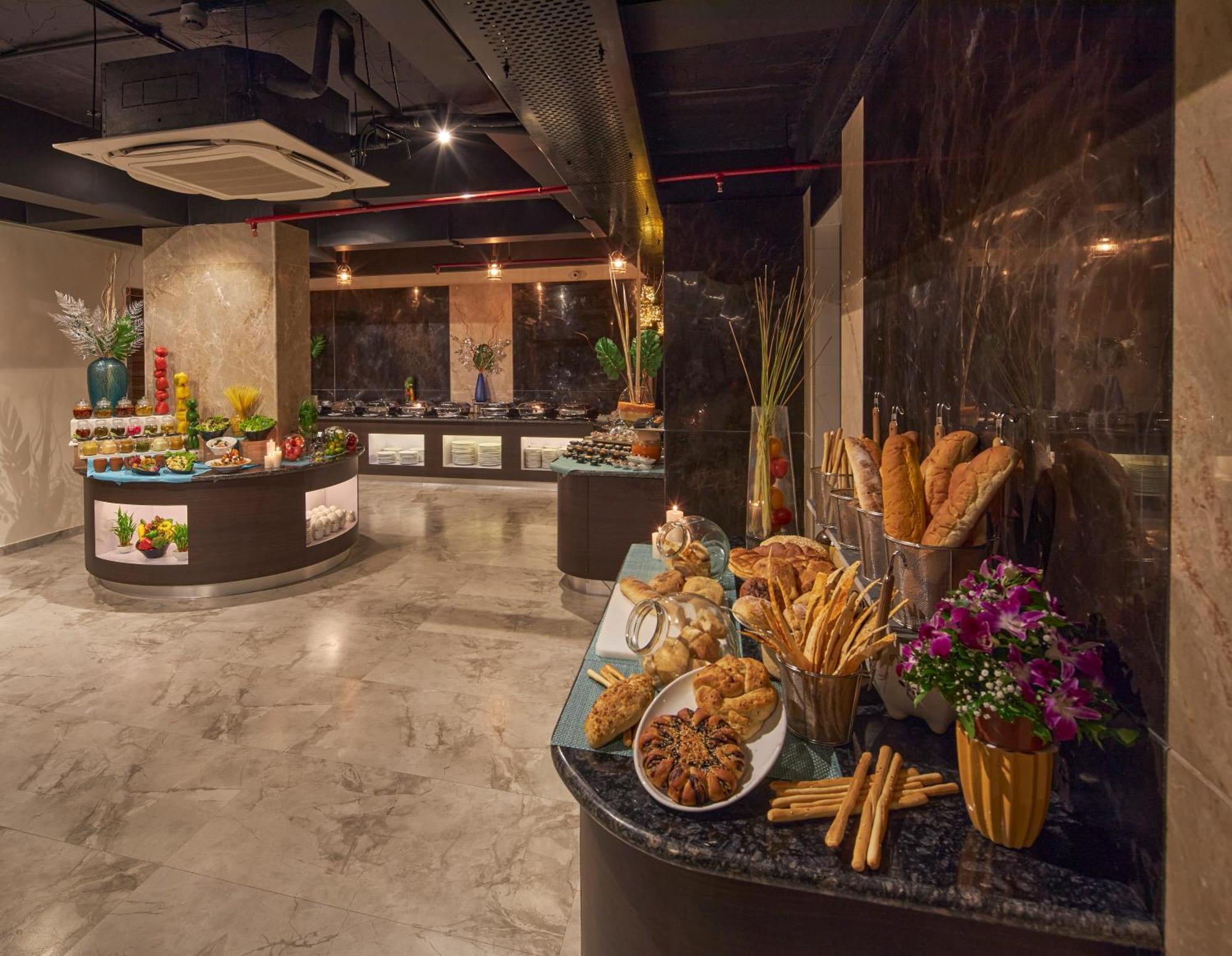 Regenta Central Imperial Candolim Goa ภายนอก รูปภาพ